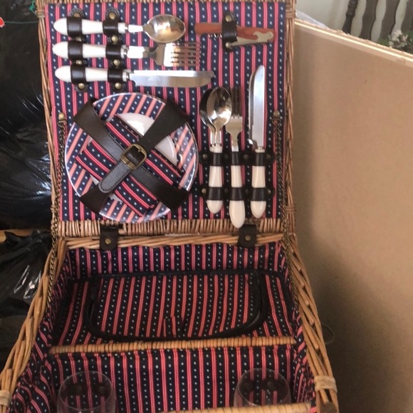 Other - Wicker picnic basket with glass plates & glasses